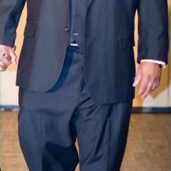 Men’s Three Piece Suit - Picture 11 of 11